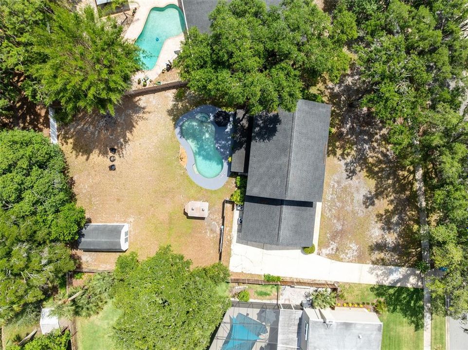 Activo con contrato: $560,000 (4 camas, 2 baños, 2456 Pies cuadrados)