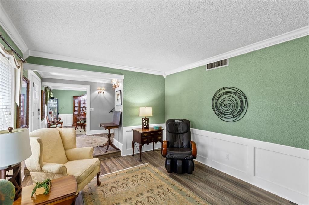 Activo con contrato: $560,000 (4 camas, 2 baños, 2456 Pies cuadrados)