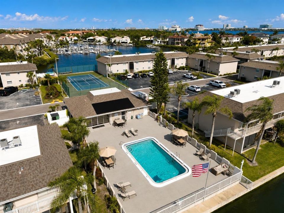 Active With Contract: $1,750 (2 beds, 1 baths, 1100 Square Feet)