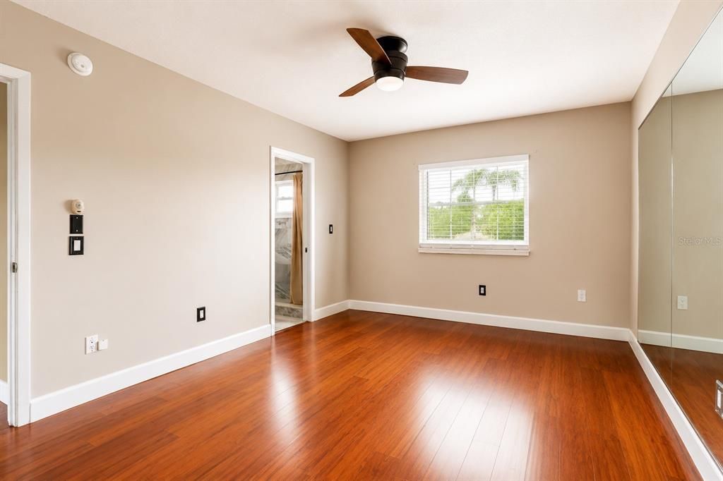 Active With Contract: $1,750 (2 beds, 1 baths, 1100 Square Feet)