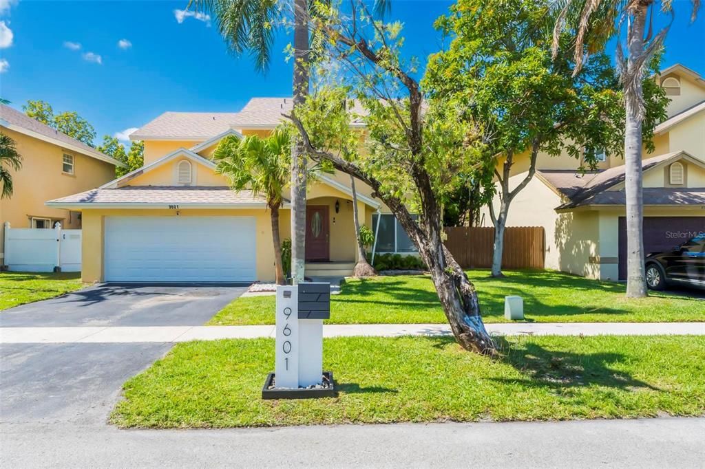 En Venta: $659,900 (4 camas, 2 baños, 2114 Pies cuadrados)