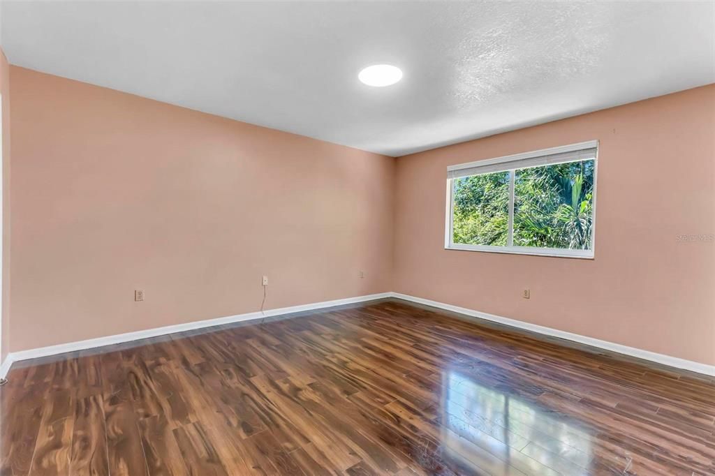 En Venta: $659,900 (4 camas, 2 baños, 2114 Pies cuadrados)