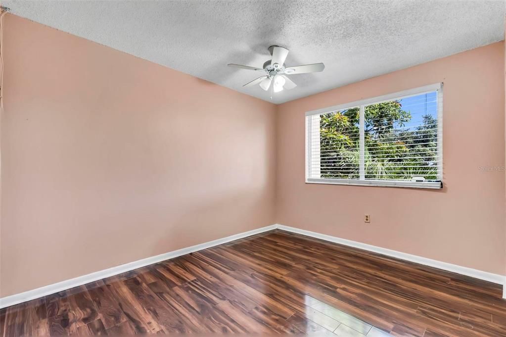 En Venta: $659,900 (4 camas, 2 baños, 2114 Pies cuadrados)