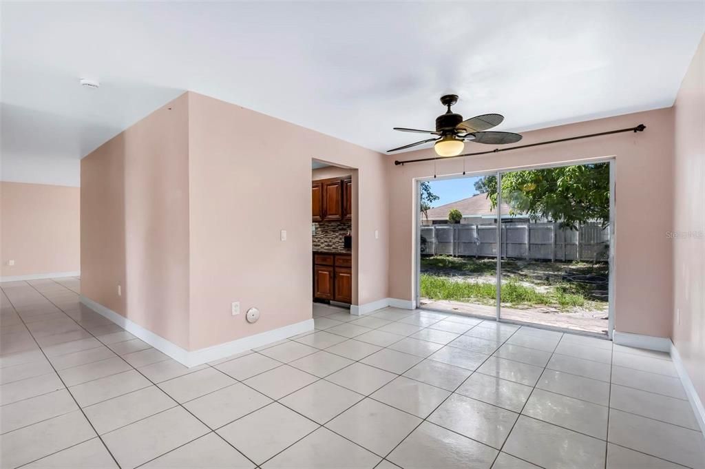 En Venta: $659,900 (4 camas, 2 baños, 2114 Pies cuadrados)
