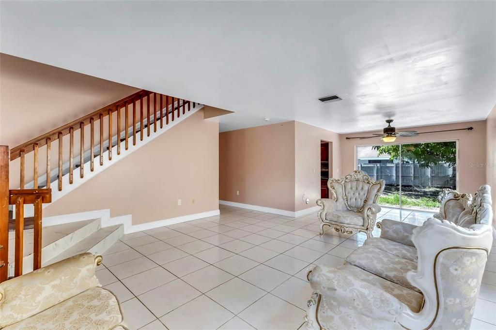 En Venta: $659,900 (4 camas, 2 baños, 2114 Pies cuadrados)