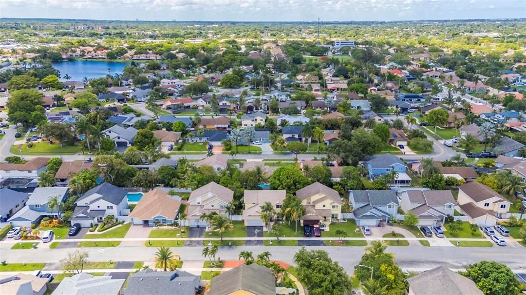 En Venta: $659,900 (4 camas, 2 baños, 2114 Pies cuadrados)