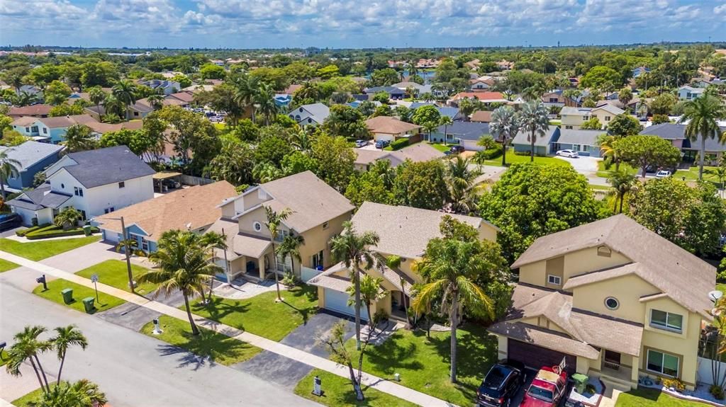 En Venta: $659,900 (4 camas, 2 baños, 2114 Pies cuadrados)