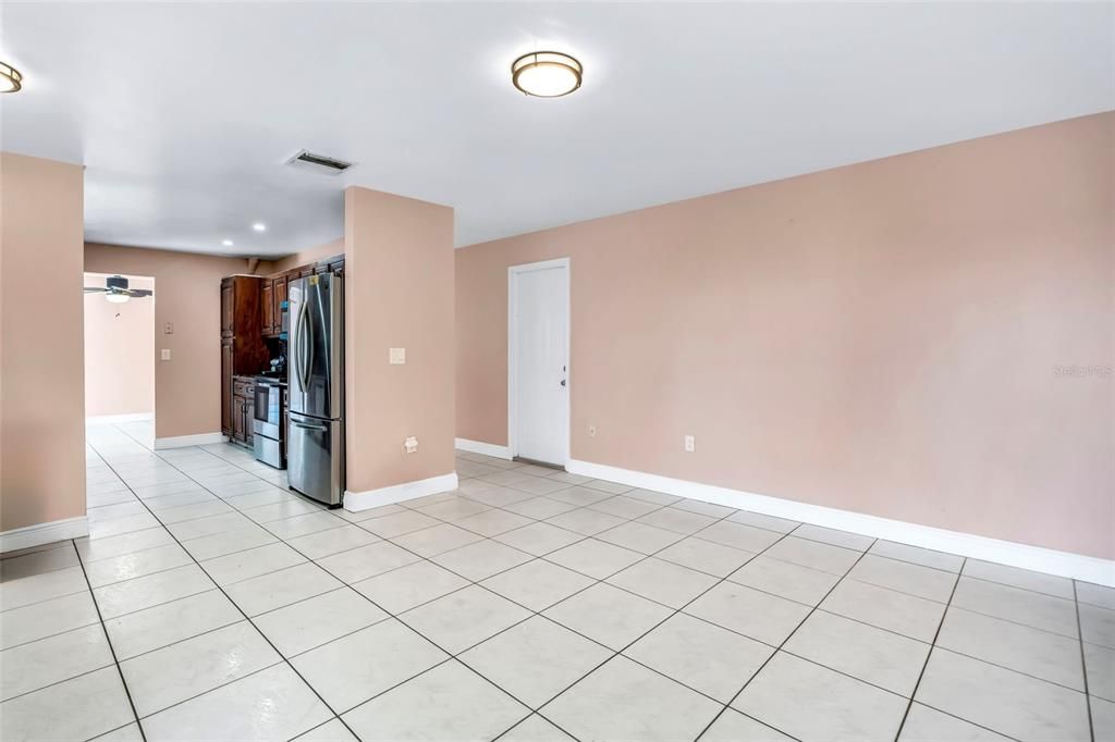 En Venta: $659,900 (4 camas, 2 baños, 2114 Pies cuadrados)