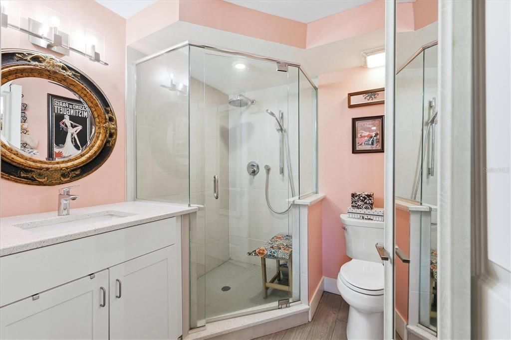 For Sale: $309,900 (2 beds, 2 baths, 940 Square Feet)