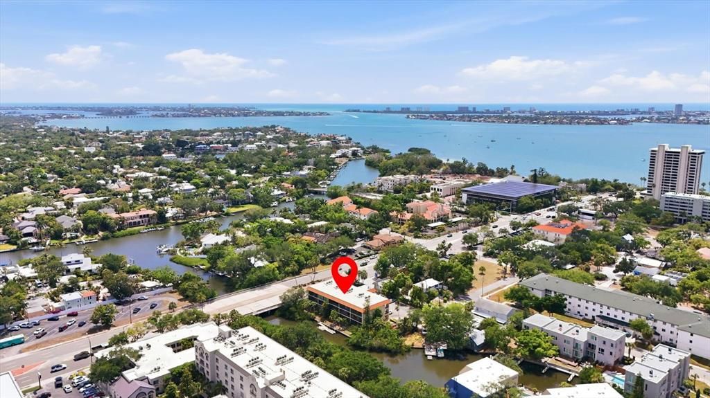 For Sale: $309,900 (2 beds, 2 baths, 940 Square Feet)