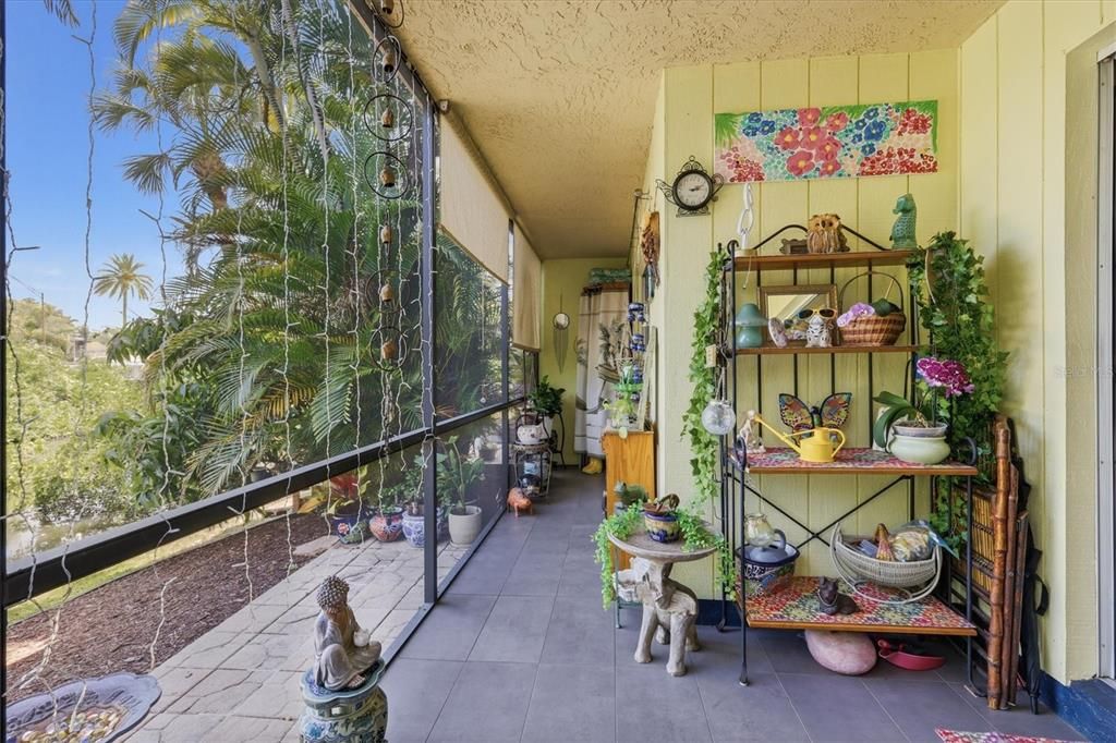 For Sale: $309,900 (2 beds, 2 baths, 940 Square Feet)