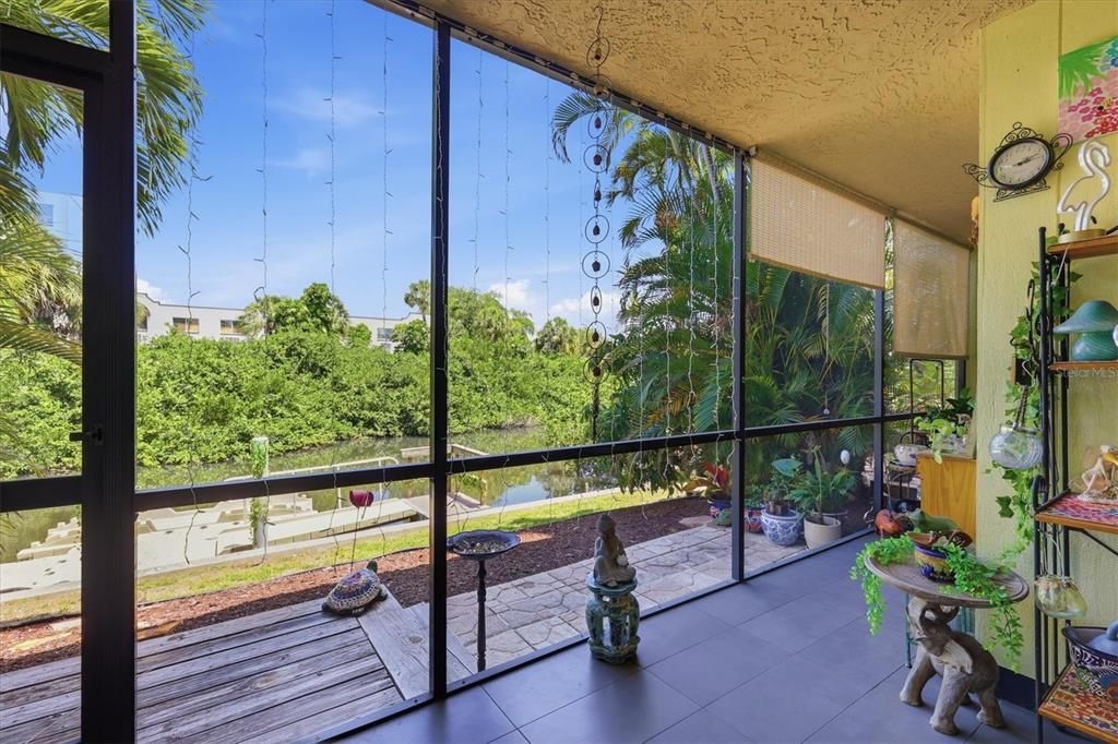 For Sale: $309,900 (2 beds, 2 baths, 940 Square Feet)