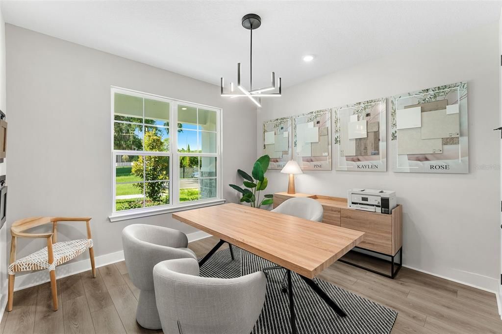 Activo con contrato: $569,999 (4 camas, 3 baños, 2808 Pies cuadrados)