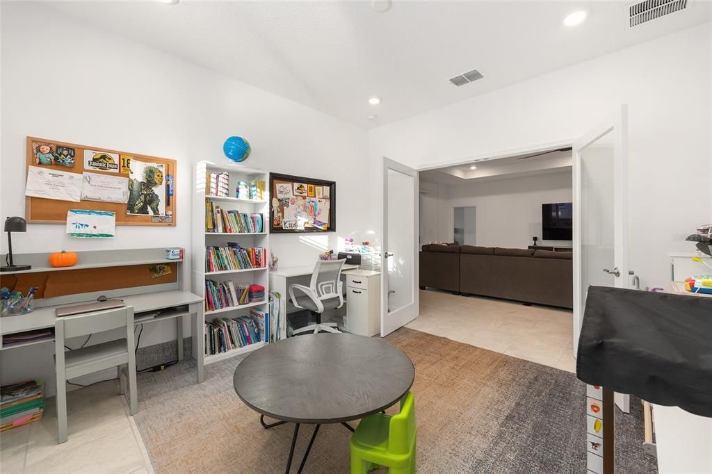 En Venta: $490,000 (4 camas, 3 baños, 3034 Pies cuadrados)