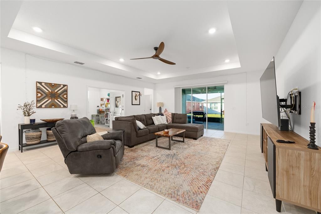En Venta: $490,000 (4 camas, 3 baños, 3034 Pies cuadrados)