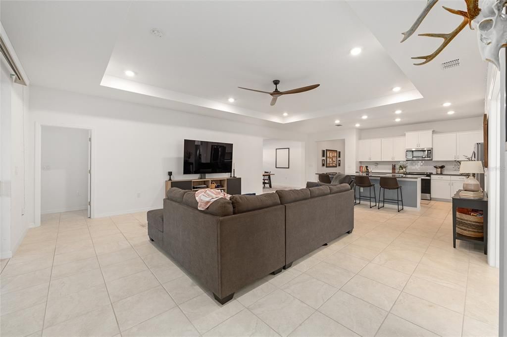 En Venta: $490,000 (4 camas, 3 baños, 3034 Pies cuadrados)