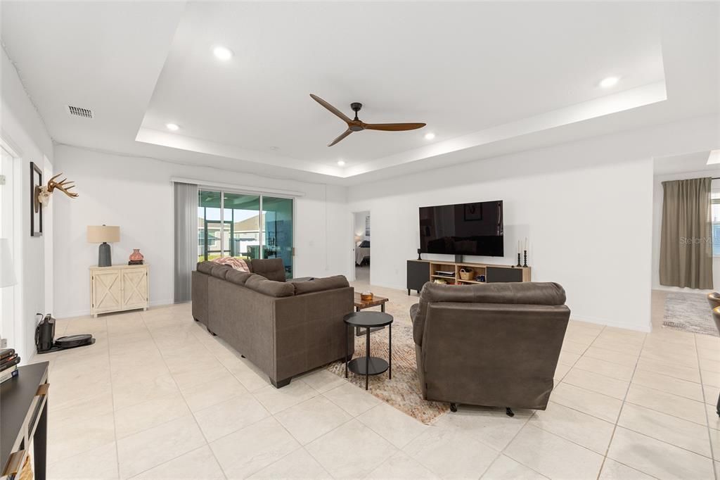 En Venta: $490,000 (4 camas, 3 baños, 3034 Pies cuadrados)