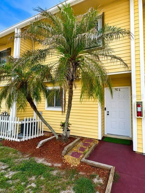 For Sale: $155,000 (2 beds, 1 baths, 1032 Square Feet)