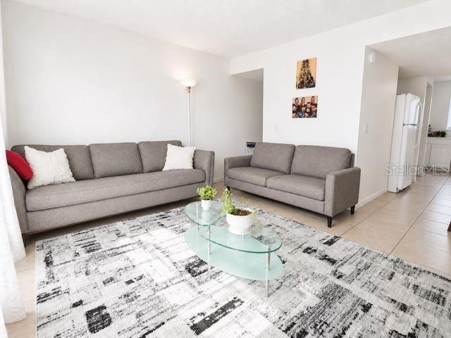 For Sale: $155,000 (2 beds, 1 baths, 1032 Square Feet)