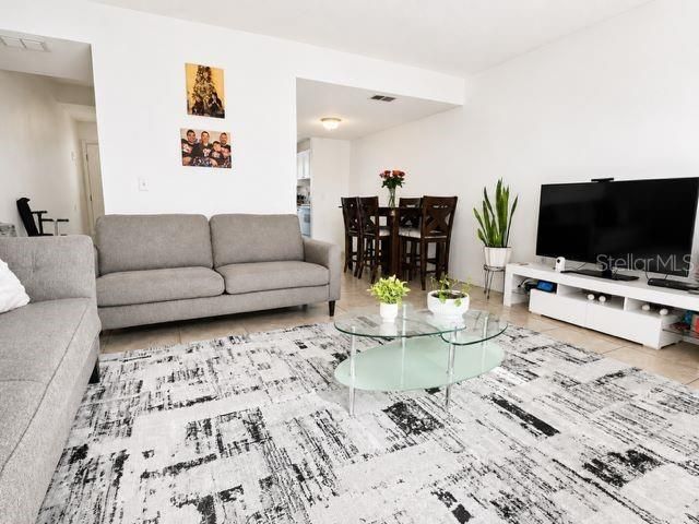 For Sale: $155,000 (2 beds, 1 baths, 1032 Square Feet)
