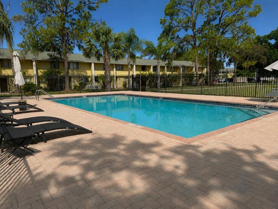 For Sale: $155,000 (2 beds, 1 baths, 1032 Square Feet)