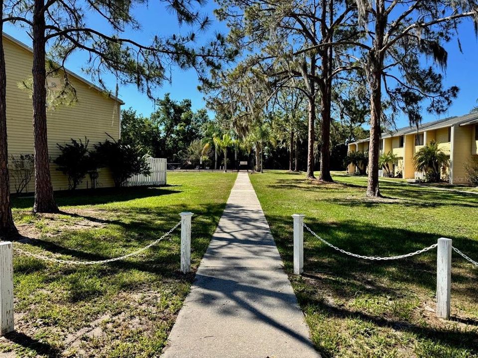For Sale: $155,000 (2 beds, 1 baths, 1032 Square Feet)