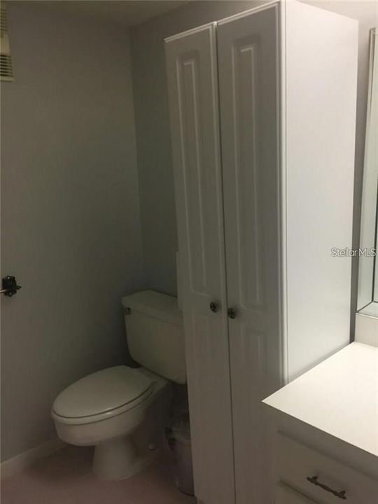 For Rent: $2,100 (1 beds, 2 baths, 968 Square Feet)