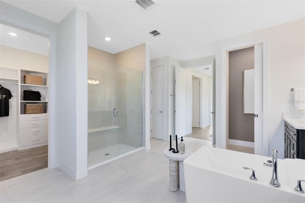 En Venta: $1,498,440 (5 camas, 5 baños, 4442 Pies cuadrados)