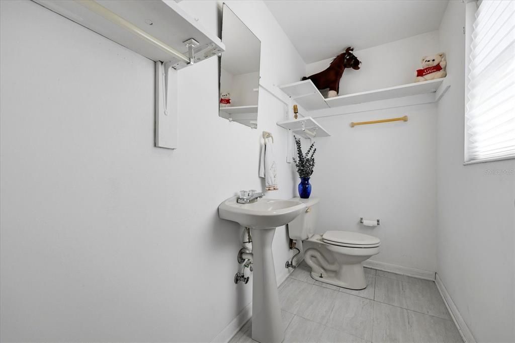 Activo con contrato: $500,000 (5 camas, 2 baños, 2512 Pies cuadrados)