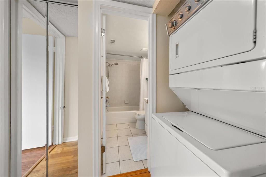 В аренду: $2,450 (2 спален, 2 ванн, 960 Квадратных фут)