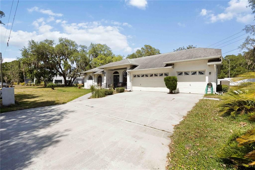 For Sale: $429,900 (4 beds, 2 baths, 2336 Square Feet)