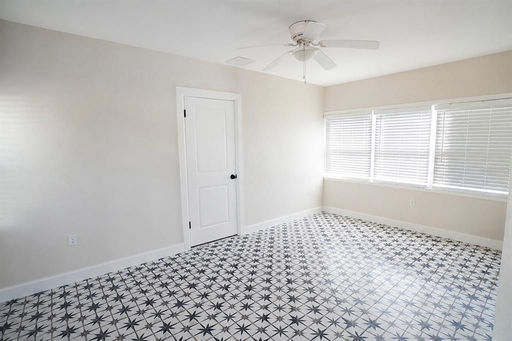 For Sale: $394,500 (3 beds, 2 baths, 1284 Square Feet)