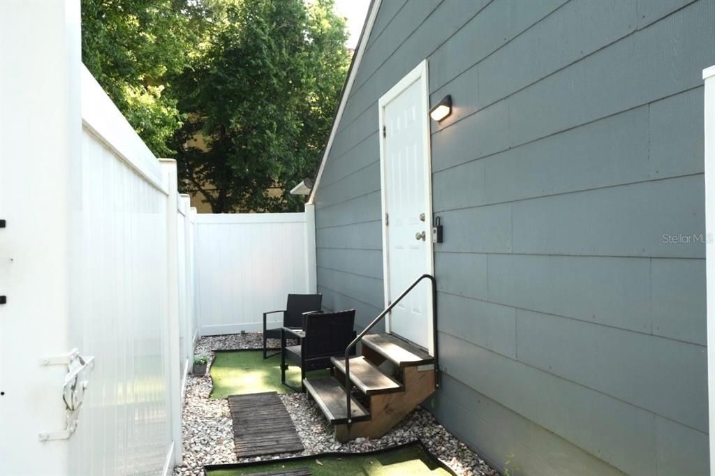 For Sale: $394,500 (3 beds, 2 baths, 1284 Square Feet)