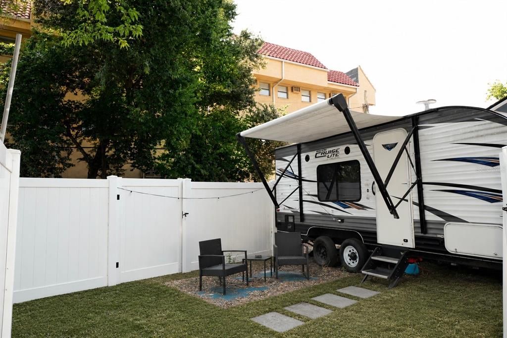 For Sale: $394,500 (3 beds, 2 baths, 1284 Square Feet)