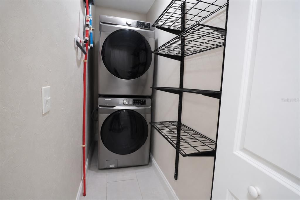 For Sale: $394,500 (3 beds, 2 baths, 1284 Square Feet)