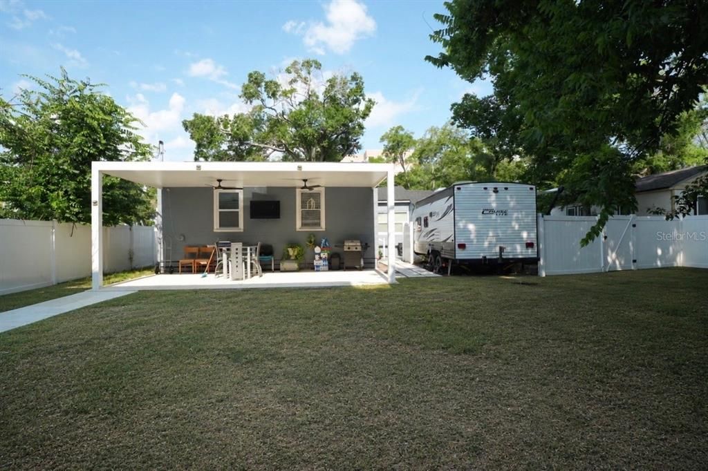 For Sale: $394,500 (3 beds, 2 baths, 1284 Square Feet)