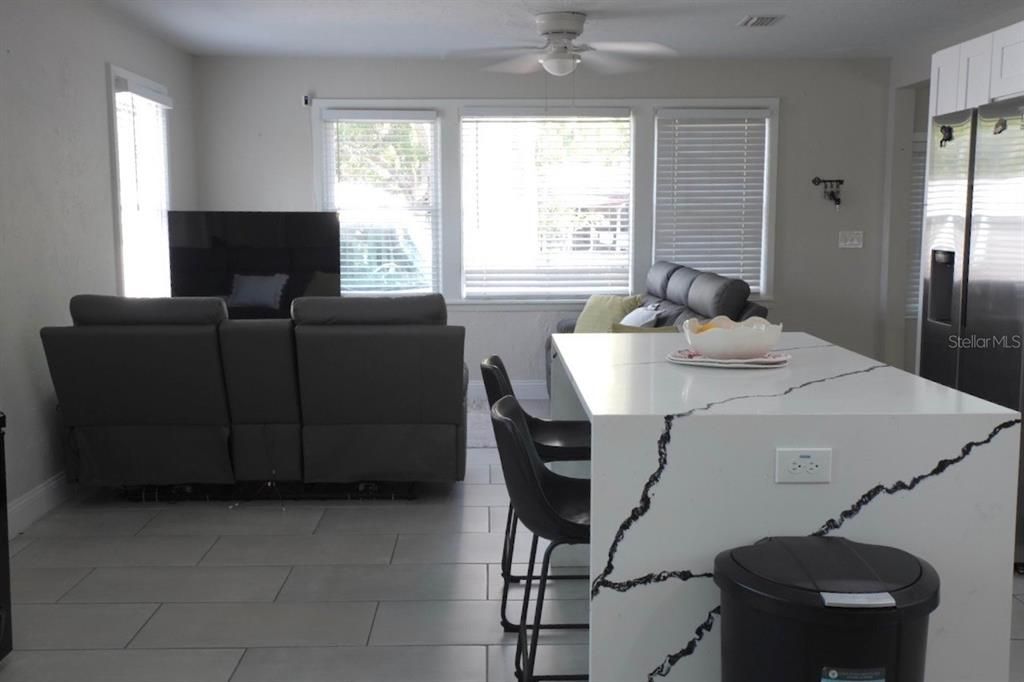For Sale: $394,500 (3 beds, 2 baths, 1284 Square Feet)
