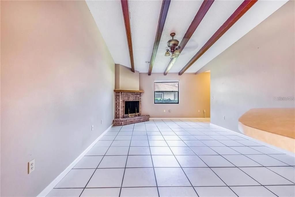 For Rent: $1,850 (2 beds, 2 baths, 1271 Square Feet)