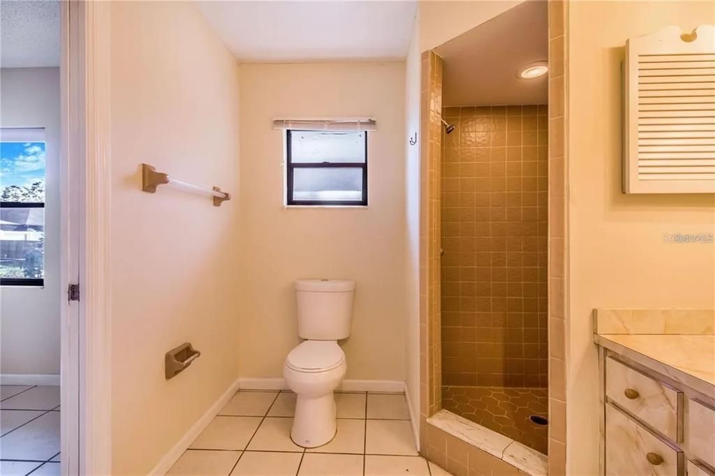 For Rent: $1,850 (2 beds, 2 baths, 1271 Square Feet)