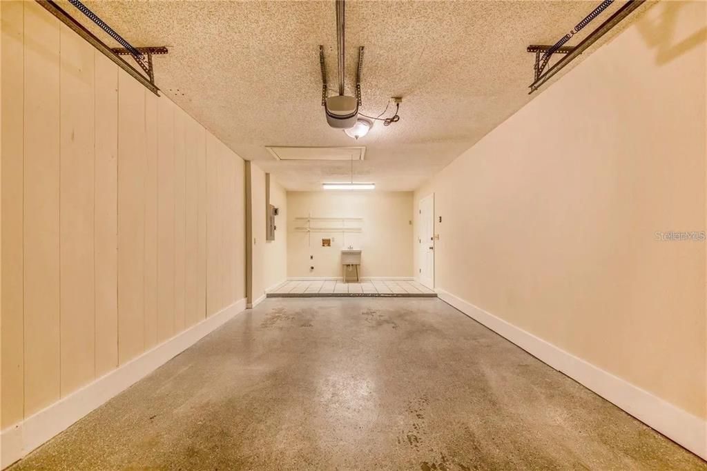 For Rent: $1,850 (2 beds, 2 baths, 1271 Square Feet)