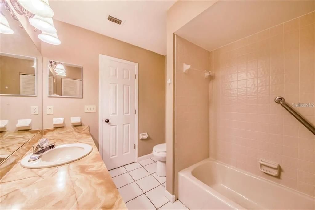 For Rent: $1,850 (2 beds, 2 baths, 1271 Square Feet)