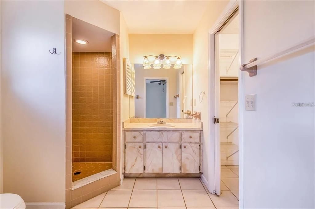 For Rent: $1,850 (2 beds, 2 baths, 1271 Square Feet)