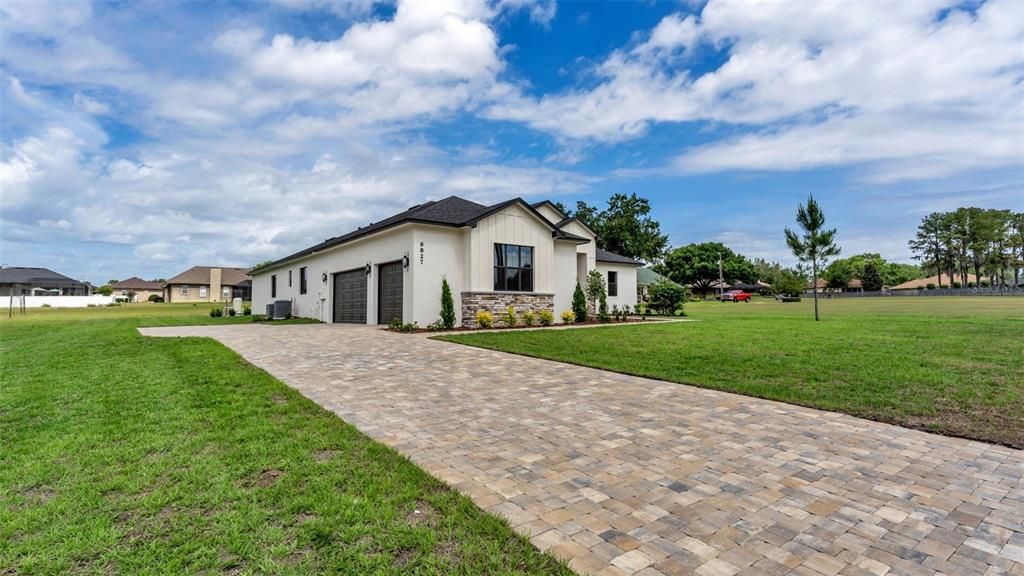 En Venta: $1,195,000 (4 camas, 3 baños, 3008 Pies cuadrados)