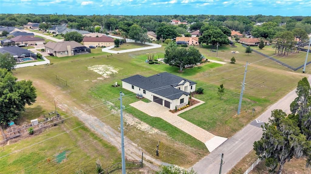 En Venta: $1,195,000 (4 camas, 3 baños, 3008 Pies cuadrados)
