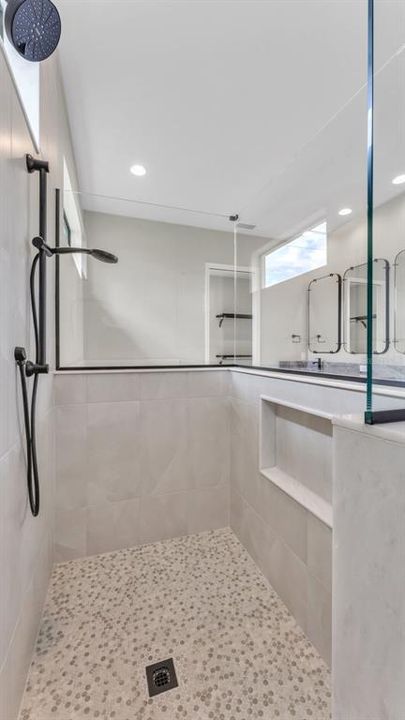 En Venta: $1,195,000 (4 camas, 3 baños, 3008 Pies cuadrados)