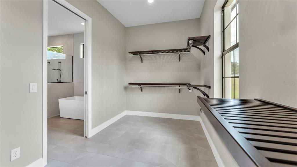 En Venta: $1,195,000 (4 camas, 3 baños, 3008 Pies cuadrados)