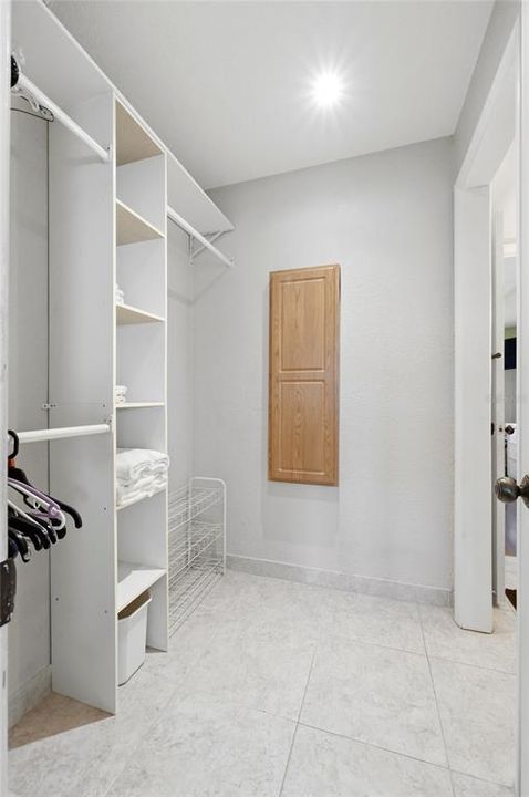 На продажу: $135,000 (2 спален, 1 ванн, 840 Квадратных фут)