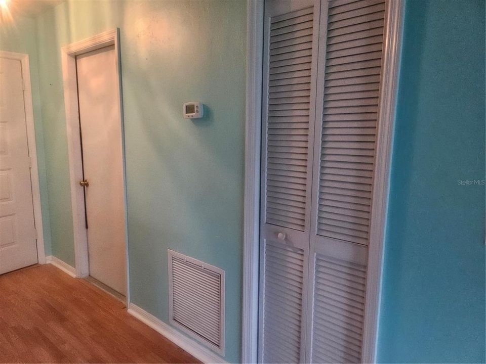For Sale: $179,900 (2 beds, 2 baths, 1286 Square Feet)