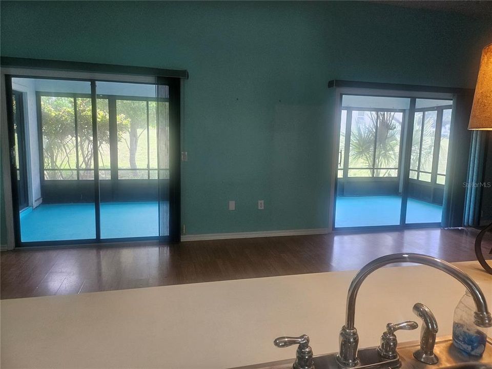 For Sale: $179,900 (2 beds, 2 baths, 1286 Square Feet)