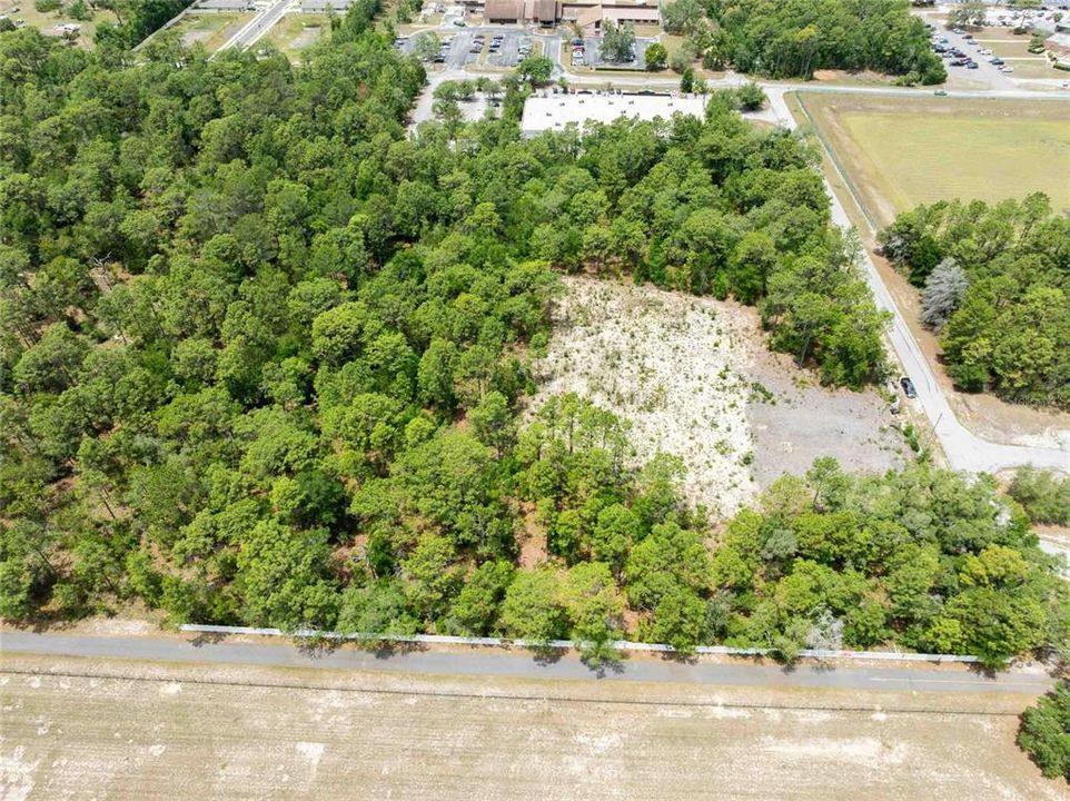 На продажу: $1,800,000 (4.60 acres)